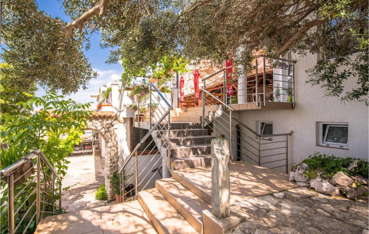 Nice Apartment In Stara Baska 1 With Wifi Exterior foto